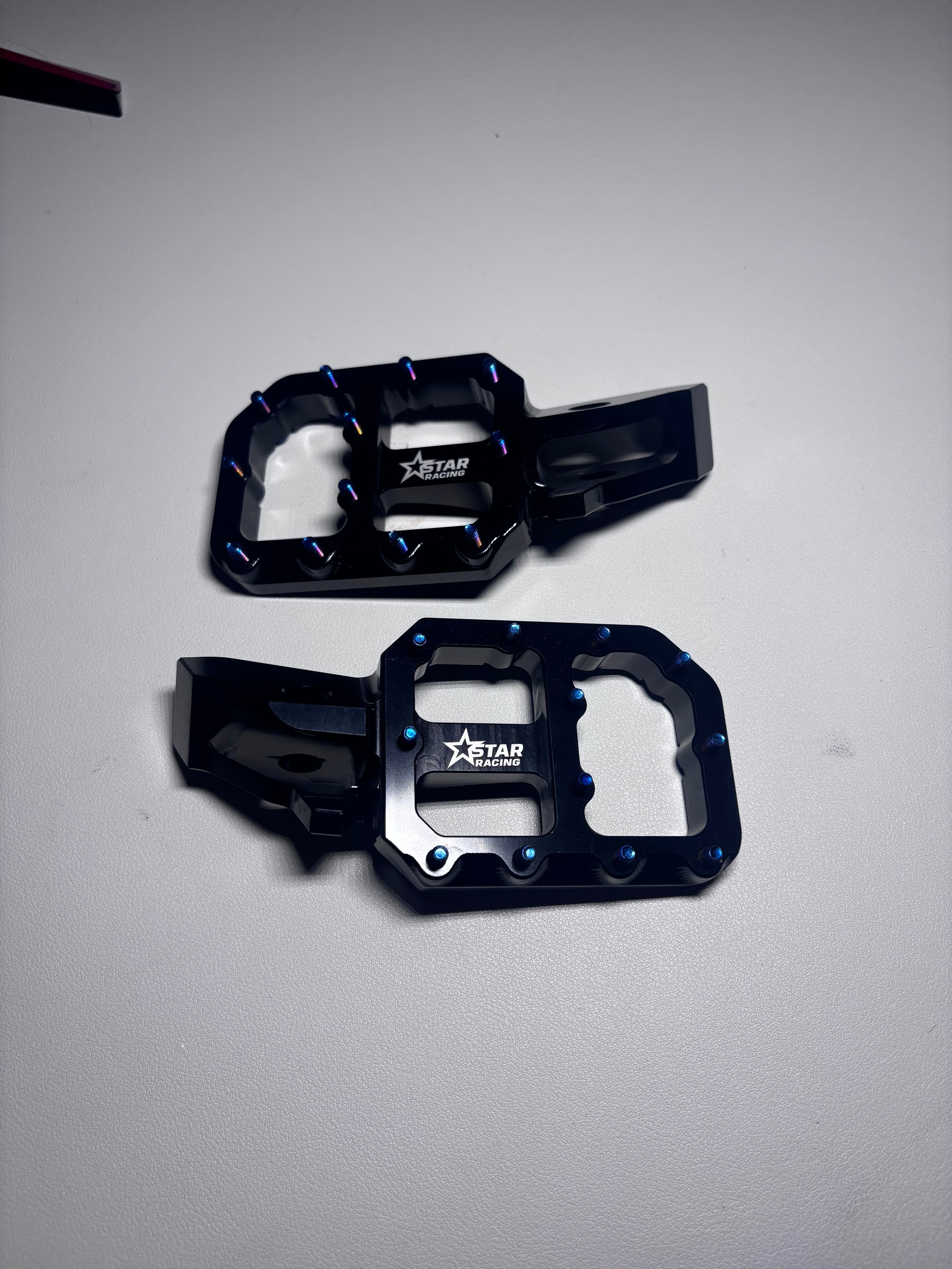 Ultra bee titanium pegs