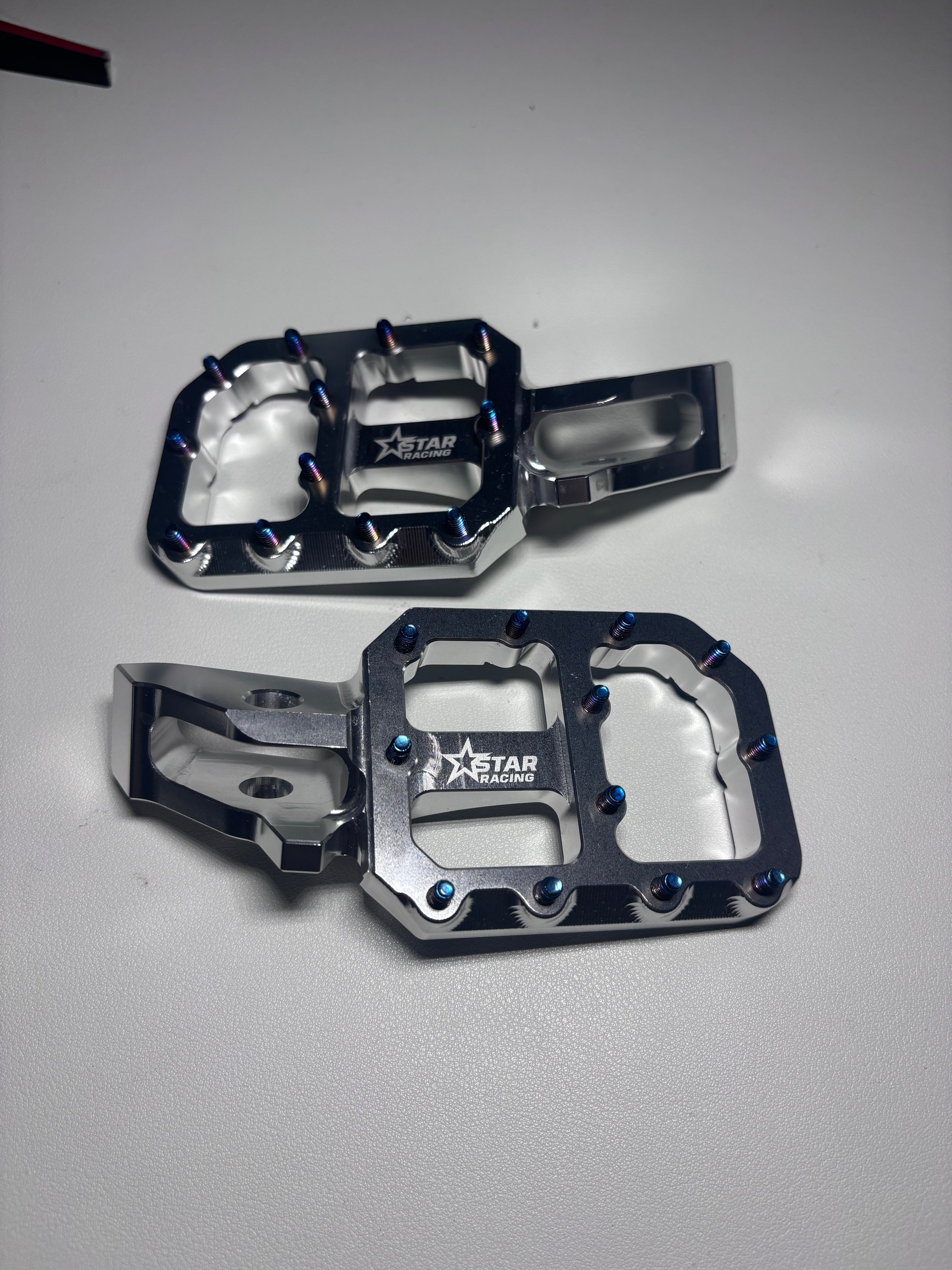 Ultra bee titanium pegs